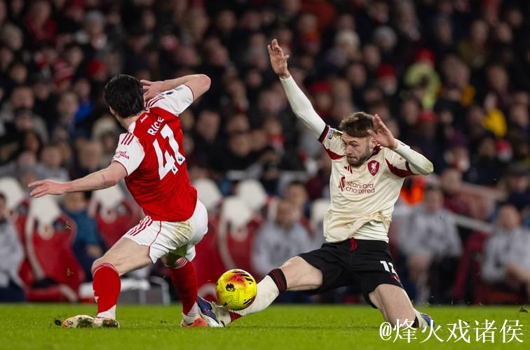 英超-双方屡失破门良机 阿森纳主场战平利物浦